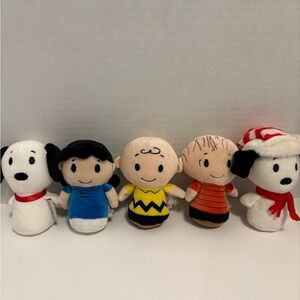 Hallmark Peanuts Itty Bitty   Snoopy, Xmas Snoopy, Charlie Brown, Lucy & Linus